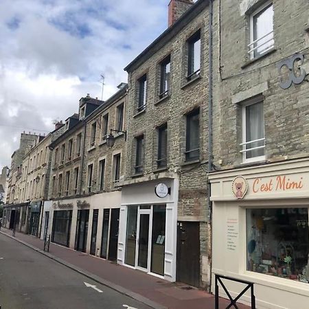 Duplex Parapluies De Cherbourg Netflix Parking Buitenkant foto