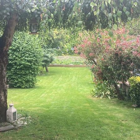 Duplex Parapluies De Cherbourg Netflix Parking Buitenkant foto