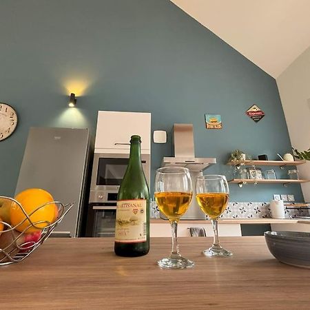 Duplex Parapluies De Cherbourg Netflix Parking Buitenkant foto