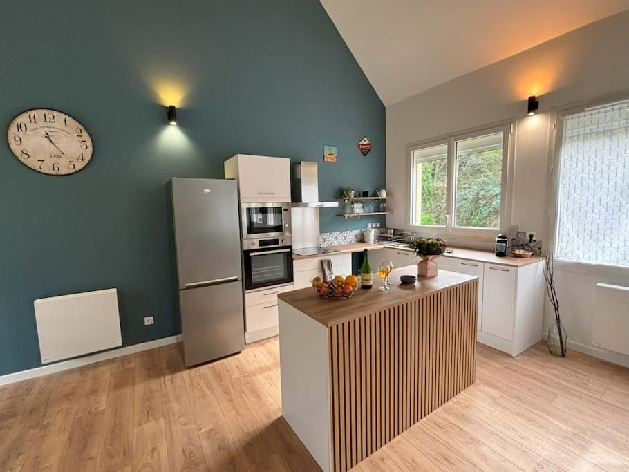 Duplex Parapluies De Cherbourg Netflix Parking Buitenkant foto